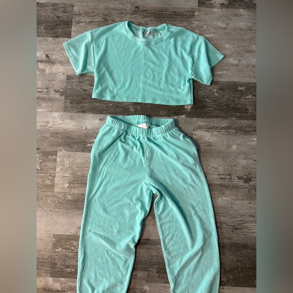 Mint Green Cropped Top and Joggers Set - Picture 2 of 4